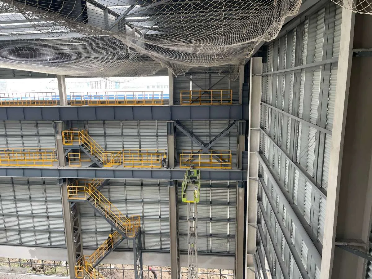 Niestandardowe stalowe schody i system balustrad bezpieczeństwa