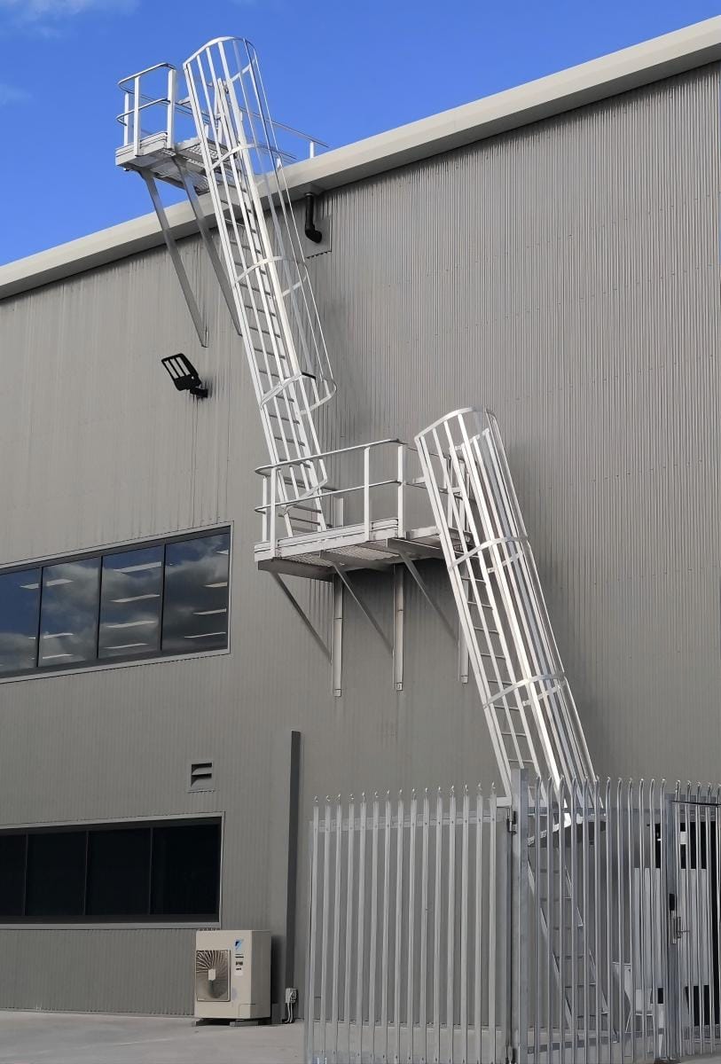 Fixed Steel Safety Cage Ladders